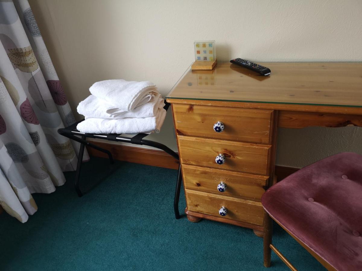 An Escape For 2: Near A Castle Island In Scotland Apartment Кинрос Екстериор снимка