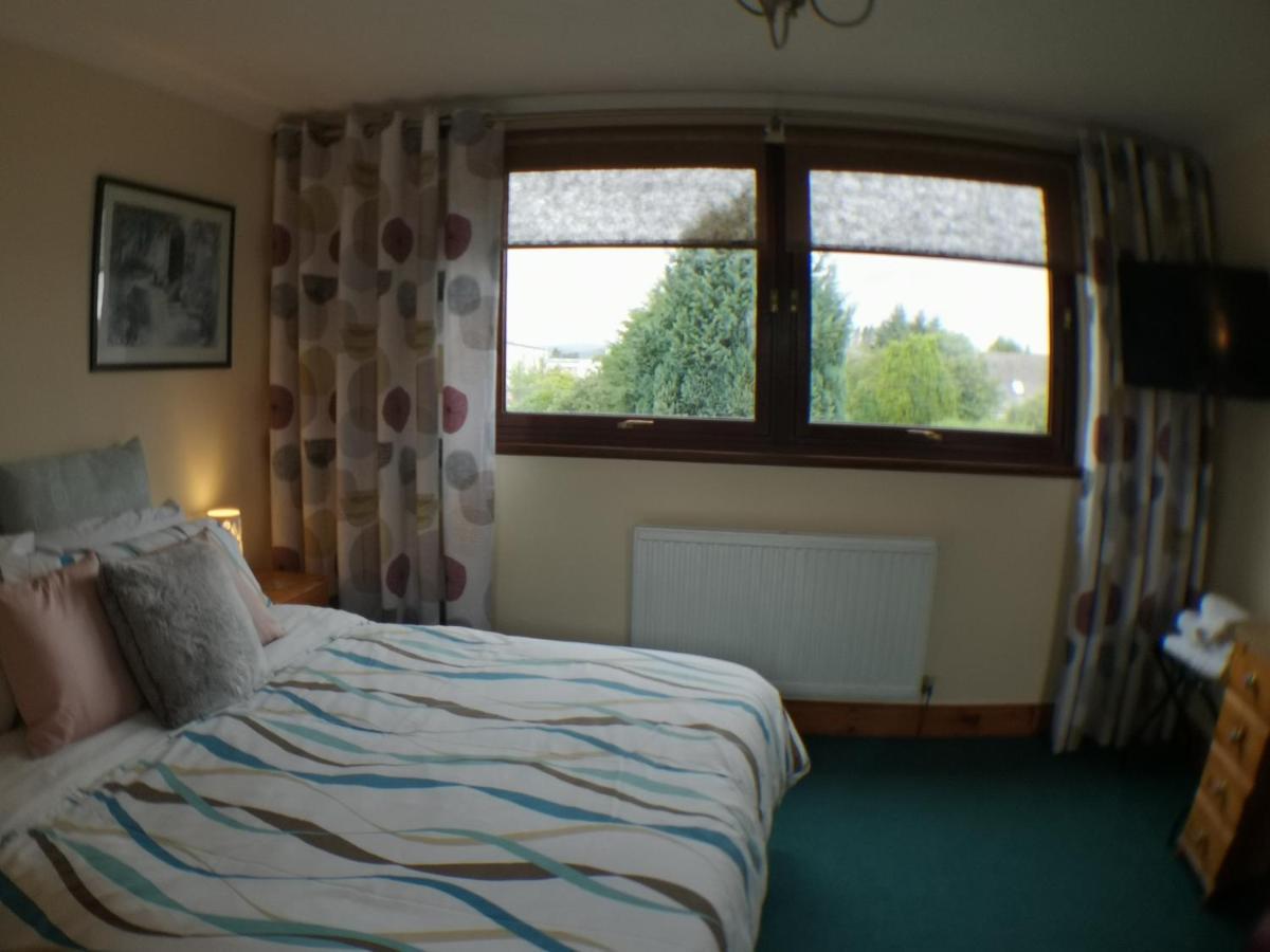 An Escape For 2: Near A Castle Island In Scotland Apartment Кинрос Екстериор снимка