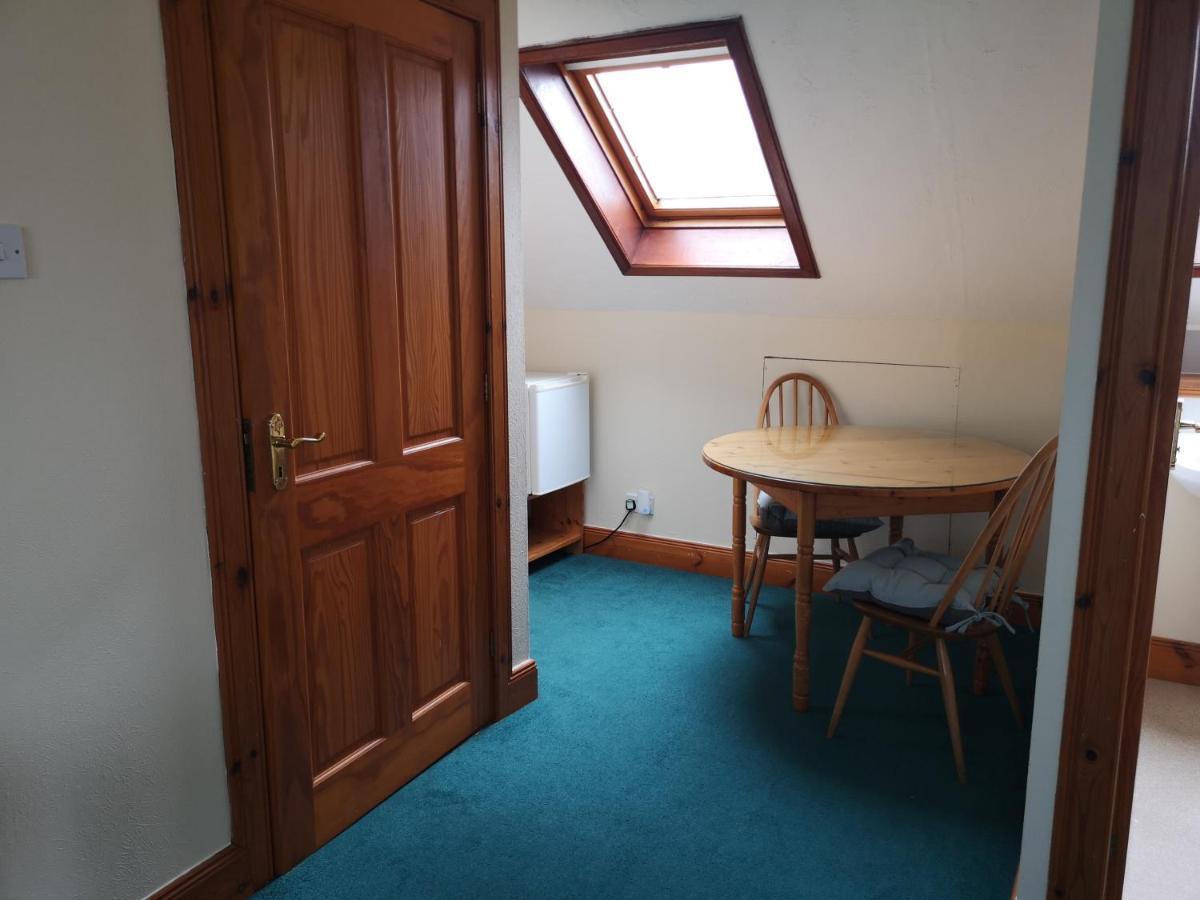 An Escape For 2: Near A Castle Island In Scotland Apartment Кинрос Екстериор снимка