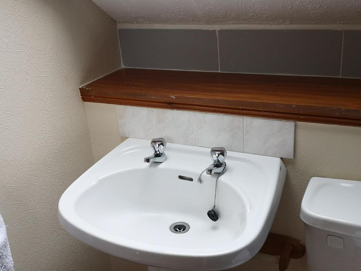 An Escape For 2: Near A Castle Island In Scotland Apartment Кинрос Екстериор снимка