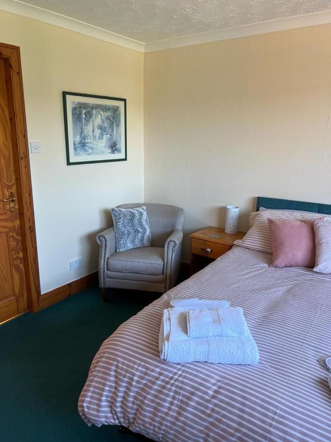 An Escape For 2: Near A Castle Island In Scotland Apartment Кинрос Екстериор снимка