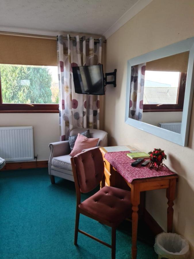 An Escape For 2: Near A Castle Island In Scotland Apartment Кинрос Екстериор снимка