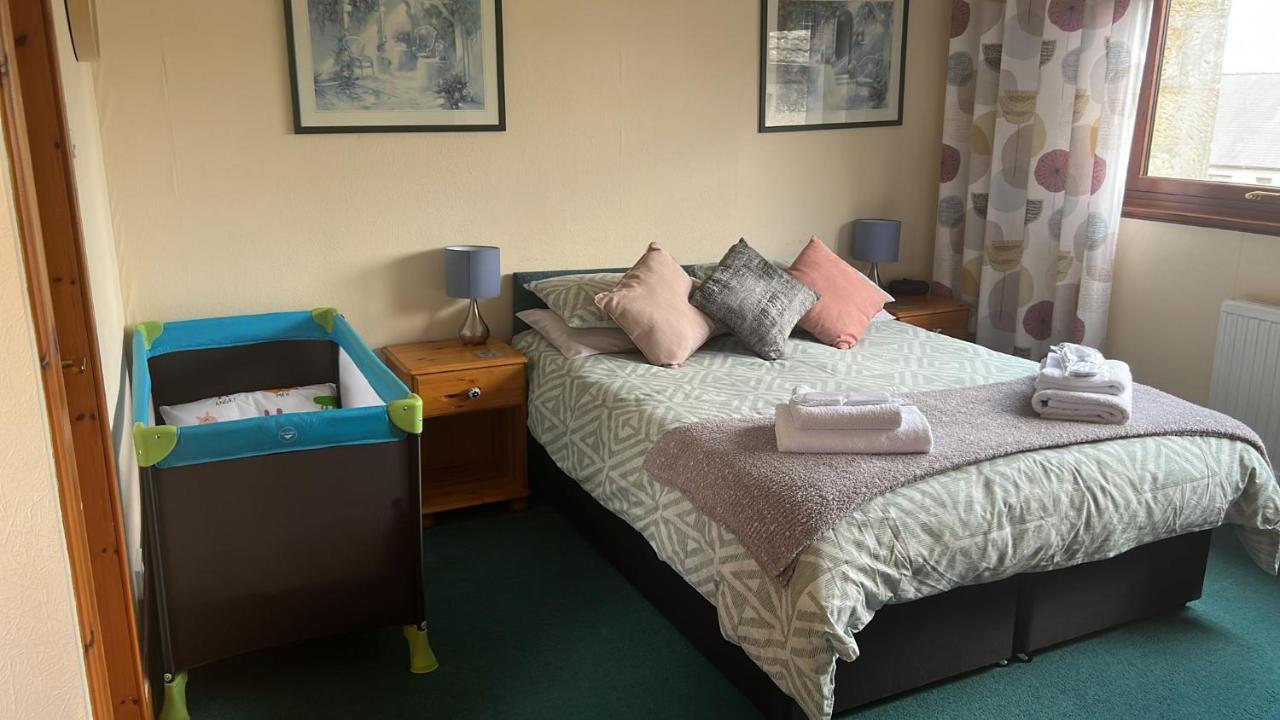 An Escape For 2: Near A Castle Island In Scotland Apartment Кинрос Екстериор снимка